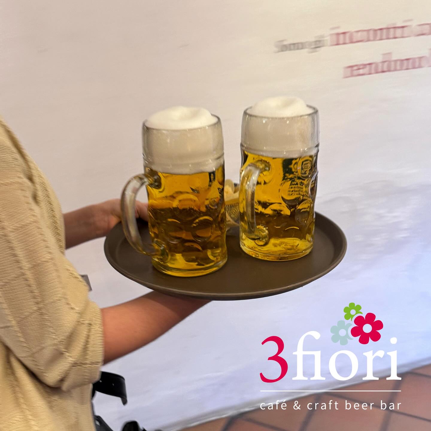 Auf geht's... O’zapft is!
.
.
.
.
#3fiori #oktoberfestbier #augustinerbräu #3fioribeer #biergarten #terrassenflair #bierherbst