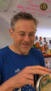 Neulich bei uns im 3fiori...!!!
.
👉 „Link in Bio für mehr Infos!“
.
.
#3fiori #3fioribeer #batzenbräu #südtirolercraftbeer #bestofbrixen #visitbrixen #altstadtbrixen #focaccine #focacciaburger #kaffeespezialitäten