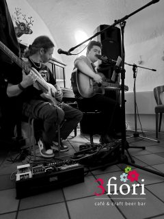 NOW Live! Maybe Not....
.
.
.
#3fiori #altstadtbrixen #3fiorievents #bestofbrixen #beerandmusic